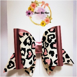 Eiremade Clothing Pink love heart print bow